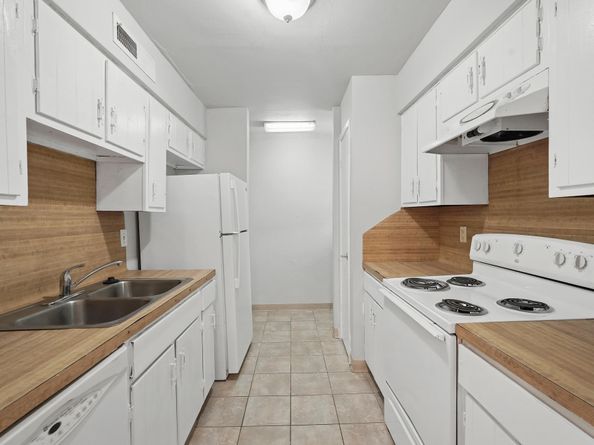 5667 Birchmont Drive H, Houston TX 77091