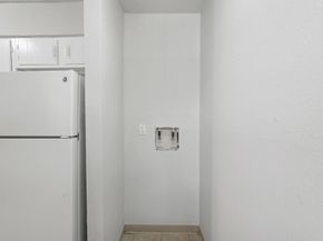 5667 Birchmont Drive H, Houston TX 77091