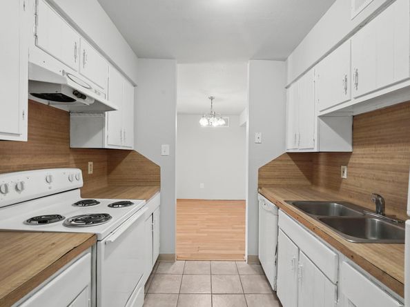 5667 Birchmont Drive H, Houston TX 77091