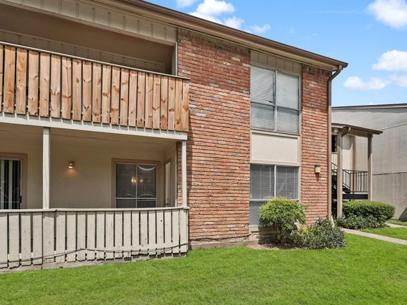 5667 Birchmont Drive H, Houston TX 77091