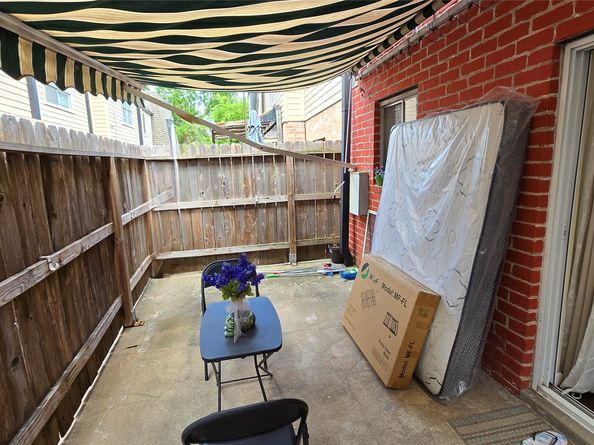1805 Stoney Brook Drive 103, Houston TX 77063