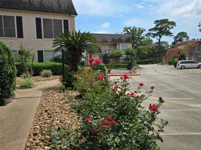1805 Stoney Brook Drive 103, Houston TX 77063