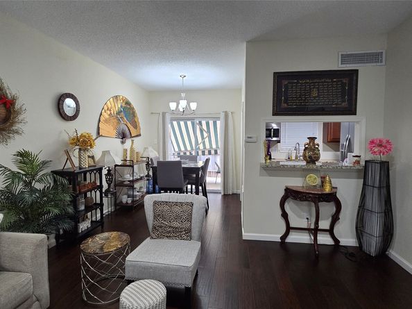 1805 Stoney Brook Drive 103, Houston TX 77063