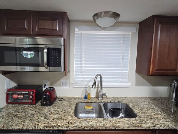 1805 Stoney Brook Drive 103, Houston TX 77063