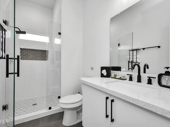 4909 Higgins Street A/B, Houston TX 77033