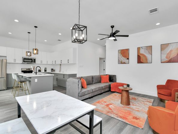 4909 Higgins Street A/B, Houston TX 77033