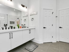 4909 Higgins Street A/B, Houston TX 77033