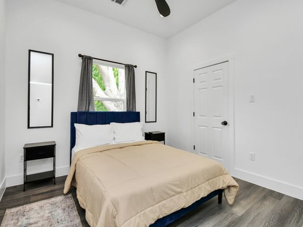 4909 Higgins Street A/B, Houston TX 77033