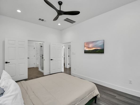 4909 Higgins Street A/B, Houston TX 77033