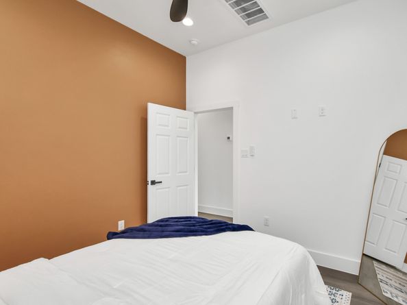 4909 Higgins Street A/B, Houston TX 77033