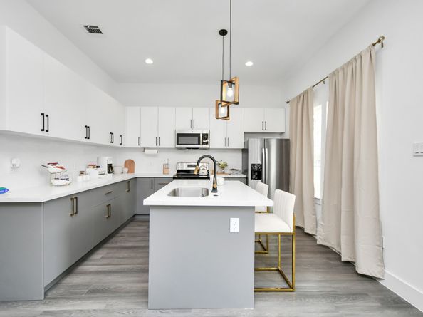 4909 Higgins Street A/B, Houston TX 77033