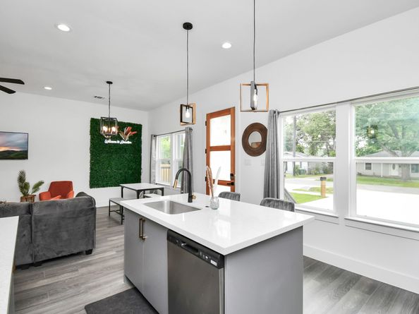 4909 Higgins Street A/B, Houston TX 77033