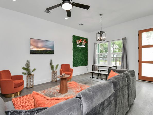 4909 Higgins Street A/B, Houston TX 77033