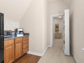 1904 Cliff Manor Drive, Conroe TX 77304
