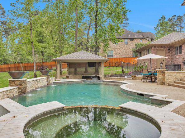 1904 Cliff Manor Drive, Conroe TX 77304
