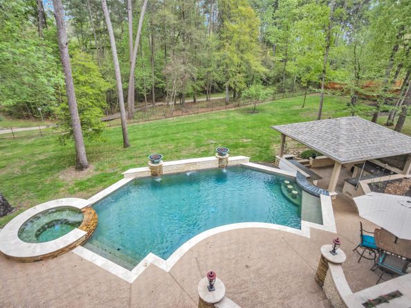 1904 Cliff Manor Drive, Conroe TX 77304