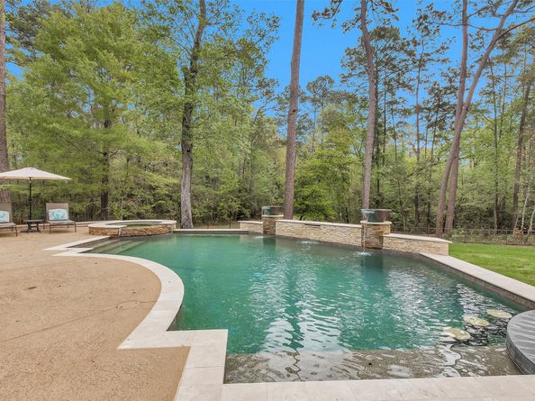 1904 Cliff Manor Drive, Conroe TX 77304