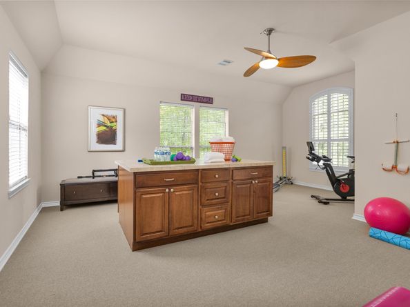 1904 Cliff Manor Drive, Conroe TX 77304