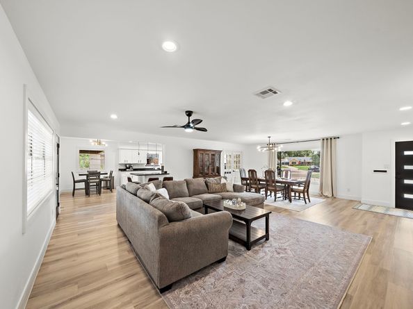 4903 Candleglow Drive, Houston TX 77018