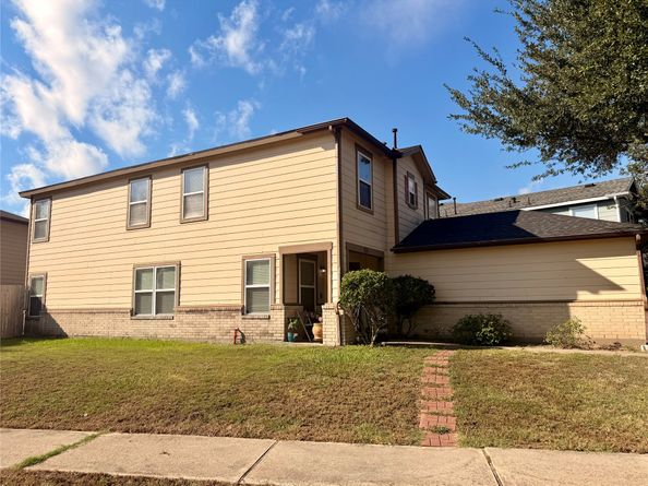 454 Remington Ridge Drive, Houston TX 77073