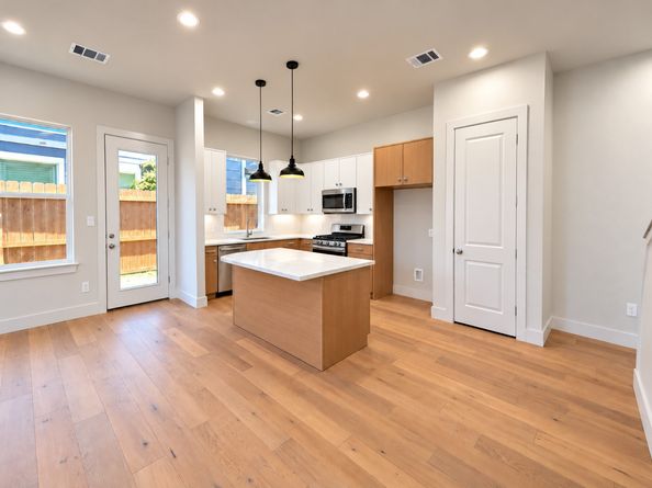 5225 Hillman Street F, Houston TX 77023