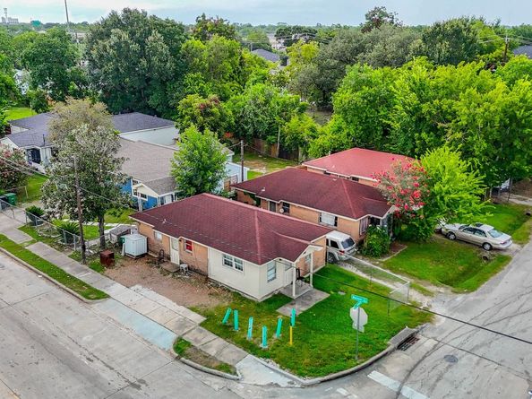 7523 La Salette Street, Houston TX 77021