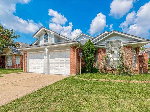 9310 Corner Oaks Ln, Houston TX 77036