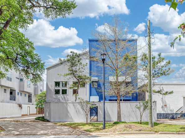 2714 Chenevert Street, Houston TX 77004