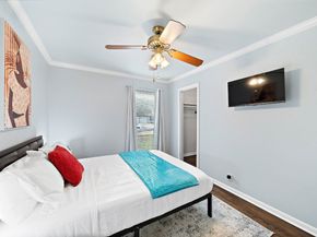 1825 Locksford Street, Houston TX 77008