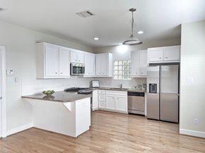 3730 Main Poplar Dr, Houston TX 77025