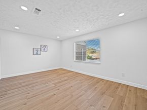 8726 Wilcrest Drive 8726, Houston TX 77099