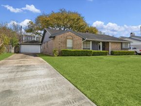 403 Blue Willow Drive, Houston TX 77042