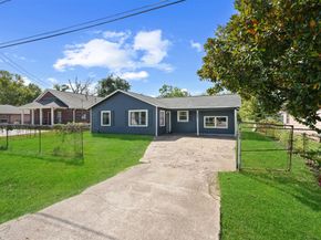 7610 Touchstone Street, Houston TX 77028