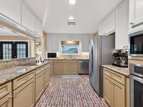 9606 Winsome Lane, Houston TX 77063