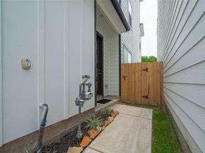 8933 Grovner Place, Houston TX 77055