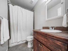 910 Rosewick Street, Houston TX 77015