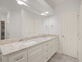 12859 Kingsbridge Lane, Houston TX 77077