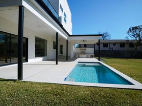 3308 N Macgregor Way, Houston TX 77004