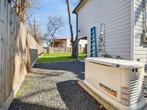 216 W 30th Street, Houston TX 77018