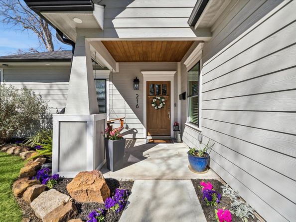 216 W 30th Street, Houston TX 77018