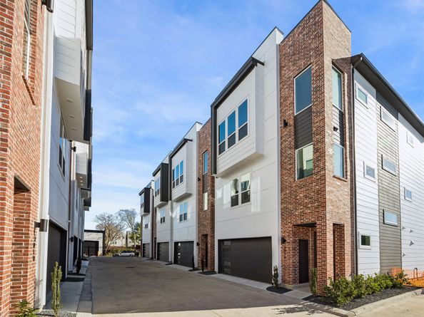 3032 Lamar Street, Houston TX 77003