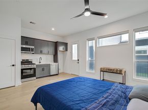 3032 Lamar Street, Houston TX 77003