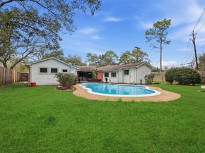 9323 Braes Bayou Drive, Houston TX 77074