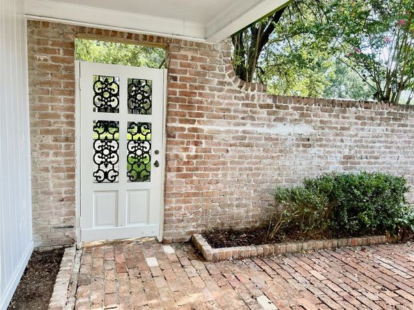 10010 Burgoyne Road, Houston TX 77042