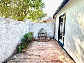 10010 Burgoyne Road, Houston TX 77042
