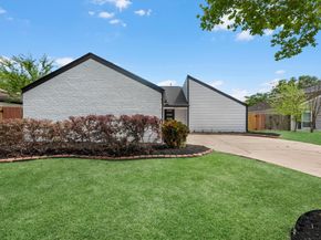 2231 Round Lake Dr, Houston TX 77077