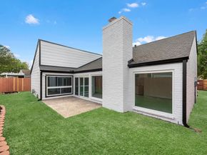 2231 Round Lake Dr, Houston TX 77077