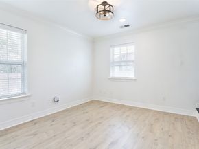 979 W 43rd Street, Houston TX 77018