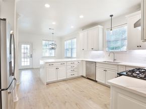 979 W 43rd Street, Houston TX 77018