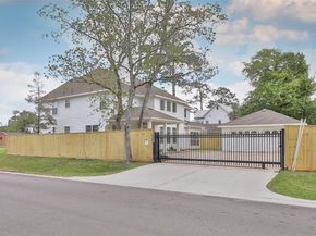 979 W 43rd Street, Houston TX 77018